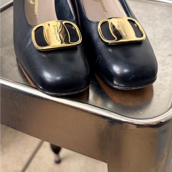 Salvatore Ferragamo Black Heels with Gold Accent 10AA Narrow like new - Picture 4 of 10